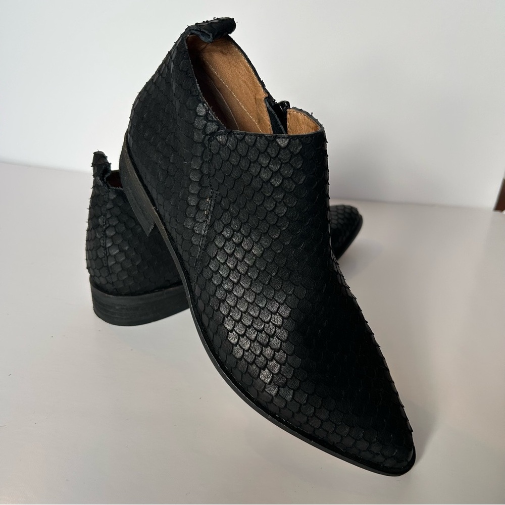 Corso Como ankle booties black leather 7.5